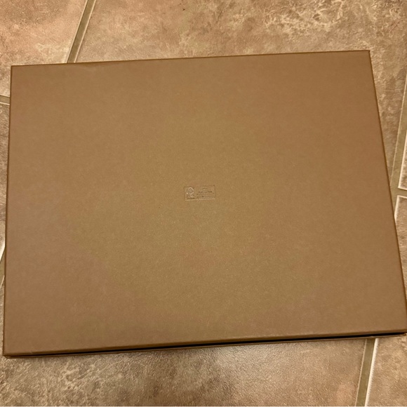 Authentic Burberry Gift/Storage Box 32cm x 25cm x 4.5cm - Picture 3 of 3